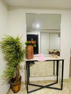 Furnished Apparment Eiffel Tower Bahria town Lahore - Dargai - 7