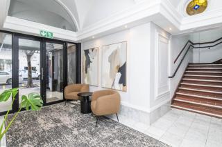 Chic 2nd Floor Venice House Apartment Balcony - 1