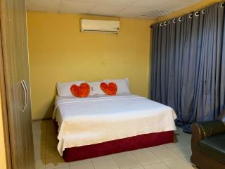 Optizee Hotel & Suites - Omole - 8