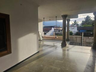 Spacious Room with attached bathroom - 4