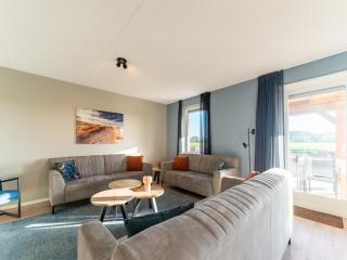 Detached villa with view, garden and privacy - 9