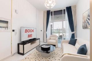 StayShort - Al Barsha Apartment Sleeps 2 with Swimming Pool - 0