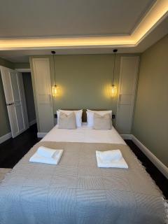 Canewdon Rd Luxury Accommodation - Westcliff-on-Sea - 8