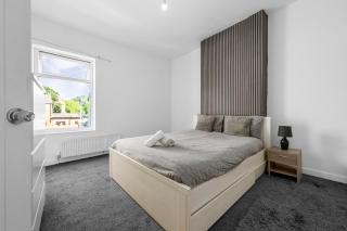 4 BR House in Manchester - Wi-Fi, Parking, Kitchen - Manchester - 8