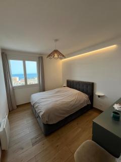 2 room renovated sea view, near Monaco - 2