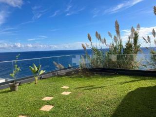 GuestReady - Cliff residence with sea views - Gaula - 0