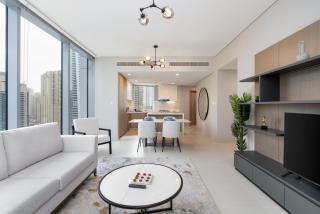 Bespoke Holiday Homes - Luxury 2BR with Stunning Marina Views in LIV Marina - 0