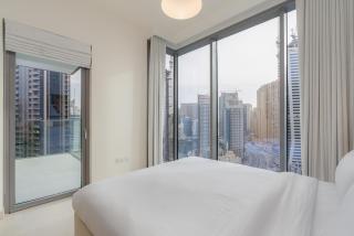 Bespoke Holiday Homes - Luxury 2BR with Stunning Marina Views in LIV Marina - 2