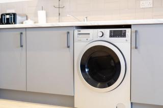 StayRight Central & Spacious 2 Bed Apartments in Swansea - Swansea - 8