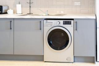 StayRight Central & Spacious 2 Bed Apartments in Swansea - Swansea - 6
