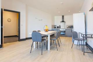 StayRight Central & Spacious 2 Bed Apartments in Swansea - Swansea - 3