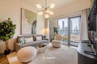 Luxury 2BR Apartment in Downtown with Full Burj Khalifa View - 9
