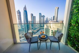 Luxury 2BR in Downtown 35th Floor 5 min walk Dubai Mall, Gym,Pool, 500mbps Wifi, Forte Tower - 5