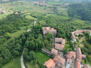 Charming Castle Stay, Robella - 0