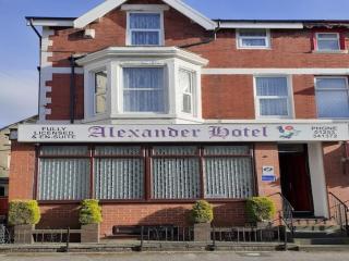 Alexander Hotel Fully Refurbished All Rooms En-suite - Blackpool - 8