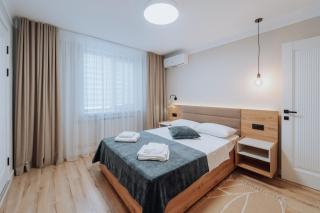 Luxury 2BR Flat Sauna & Living Cathedral Nearby - 5