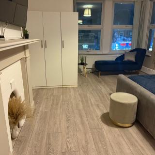 Regents park Road - Hendon - 7