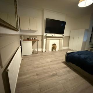 Regents park Road - 3