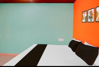 Aryas comforts near Gumbaz - 2