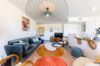 Green Hill Appartement à Nice Terrasse 130m2, Vue panoramique, Piscine, Parking Privé, Climatisation, WiFi - 1