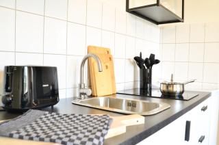 MILPAU Bottrop 2 - Premium-Apartment - 4 Personen mit Queensize-Bett und Einzelbetten - Zentral, Nespresso und Smart-TV - 2