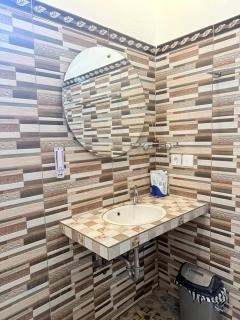 Puri Anyar guest house - 6