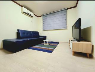 The Cozy Incheon Retreat - 9