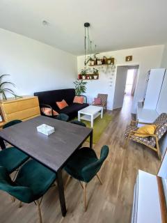 Quiet apartment in Rožnov p R Homestay - Rožnov pod Radhoštěm - 0