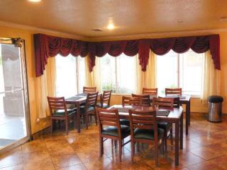 Americas Best Value Inn Hanford - 4