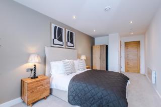 Leeds City Centre 1 Bed with Terrace - Leeds - 1