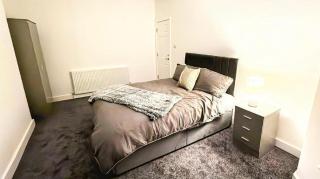 Lovely 3 Bedroom house - - 5