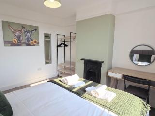 Carlton House 3 Bedroom House by Cliftonvalley Apartments - 4