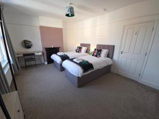 Carlton House 3 Bedroom House by Cliftonvalley Apartments - 7