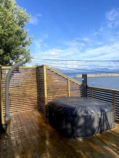 Arctic villa with ocean view, jacuzzi and northern lights - Karlsøy - 3