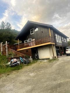 Arctic villa with ocean view, jacuzzi and northern lights - Karlsøy - 2