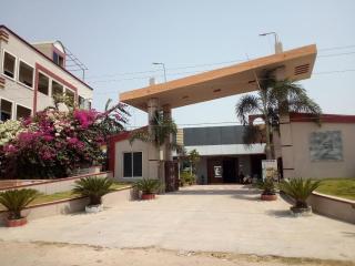 lotuspond resort and spa - 3