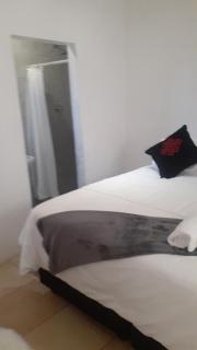 Russell's Rest Apartments - Johannesburg - 6