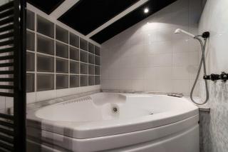 Grace Suite with Jacuzzi Wonderful Lakefront View - 3