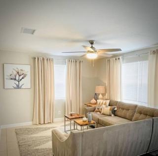 · 02 Walk to DT FTL - Serene apartment - King Bed - 0