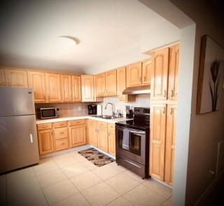 · 02 Walk to DT FTL - Serene apartment - King Bed - 6