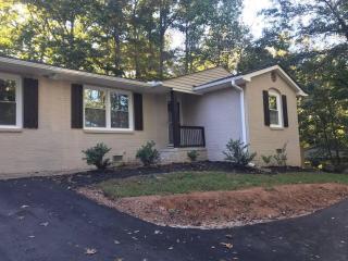 13 Castle Retreat to stylish home in Greenville 4 BD/3BTH - 3