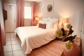 · 01 Wonderful Port Apartment #5 - 2 Bedroom - 1