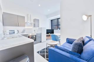 Light & Modern 1 Bed Budget Apartment Dudley - 9