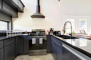 Black Sheep Hideaway Modern Countryside Serenity - 8
