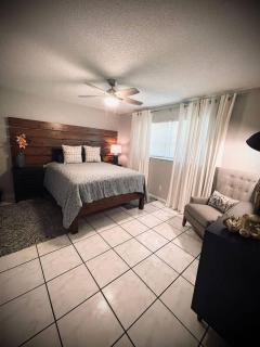 01 Spacious 3 bdrm close to FLL & Port Everglades - 2