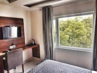 Airport Hotel Delhi Aerocity, 10 Mins Yashobhoomi - 5
