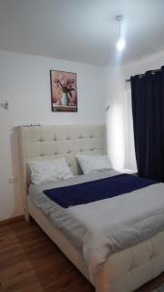 Private Room in Shared Apartment-Garden city Mall - 3