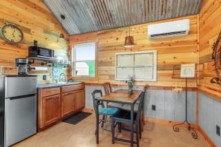 RusTx Ranch Cottage Group 7-9 - 2