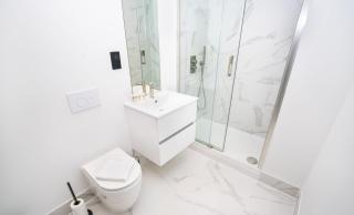 Light & Modern Central Birmingham 2 Bed Apartment - 5