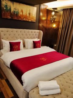 Gold Crest Grand Mall Luxury Apartments By Alvis Suite - 1